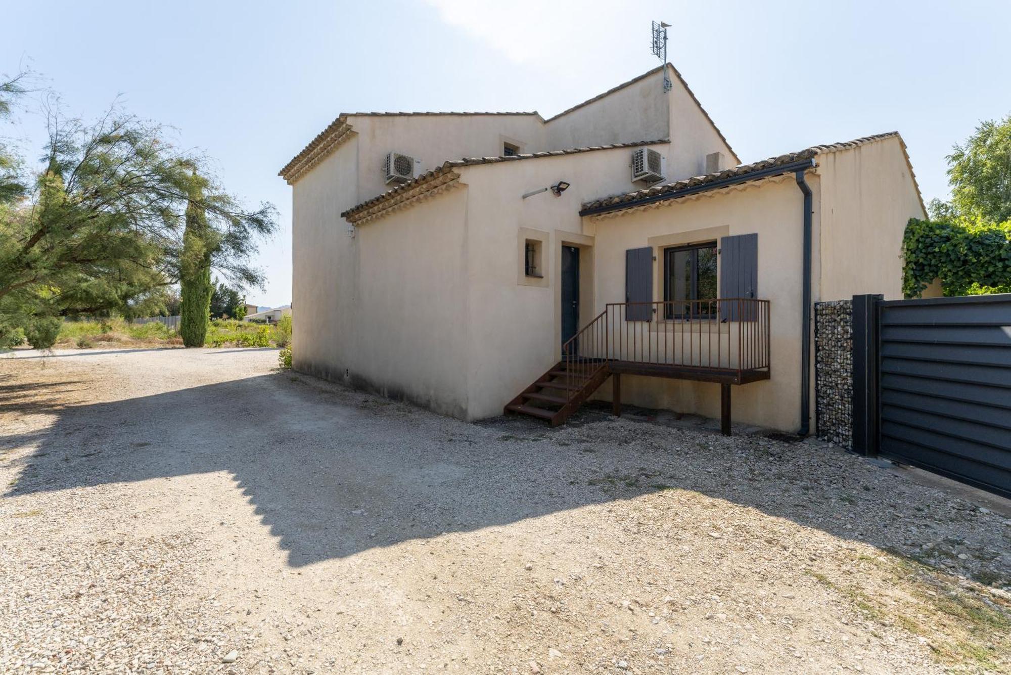 L'Ensemble Du Gite De Tante Berthe Camaret-sur-Aigues Esterno foto