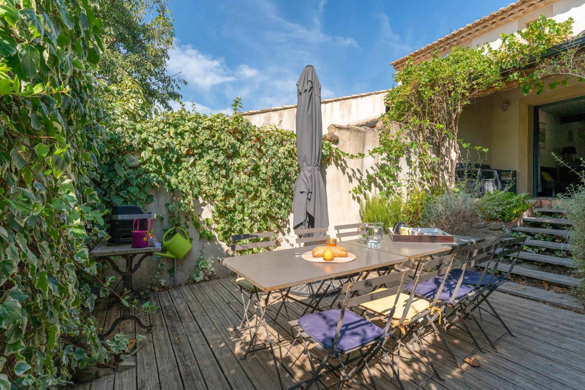 L'Ensemble Du Gite De Tante Berthe Camaret-sur-Aigues Esterno foto